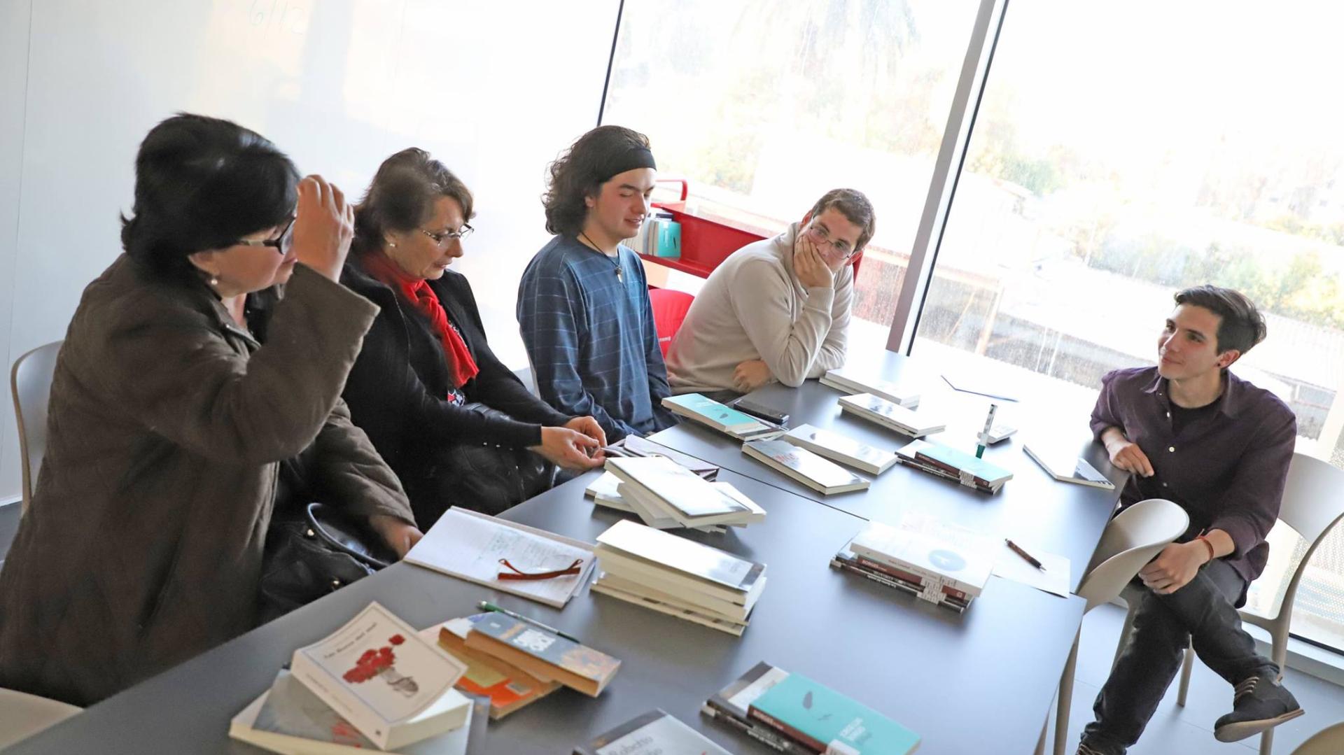 Club de lectura para todas las edades en la biblioteca