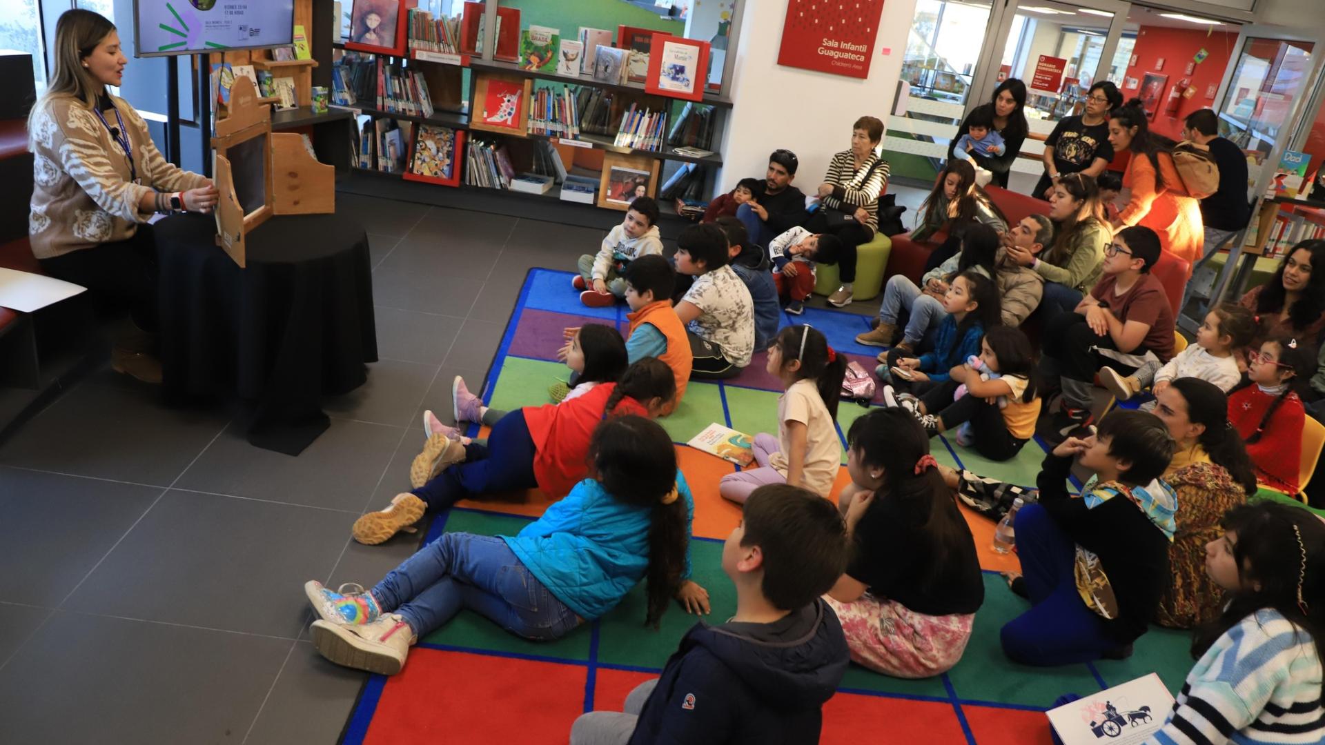 El espacio público cultural te invita a descubrir y participar en las diversas iniciativas ligadas a los libros durante todo el mes