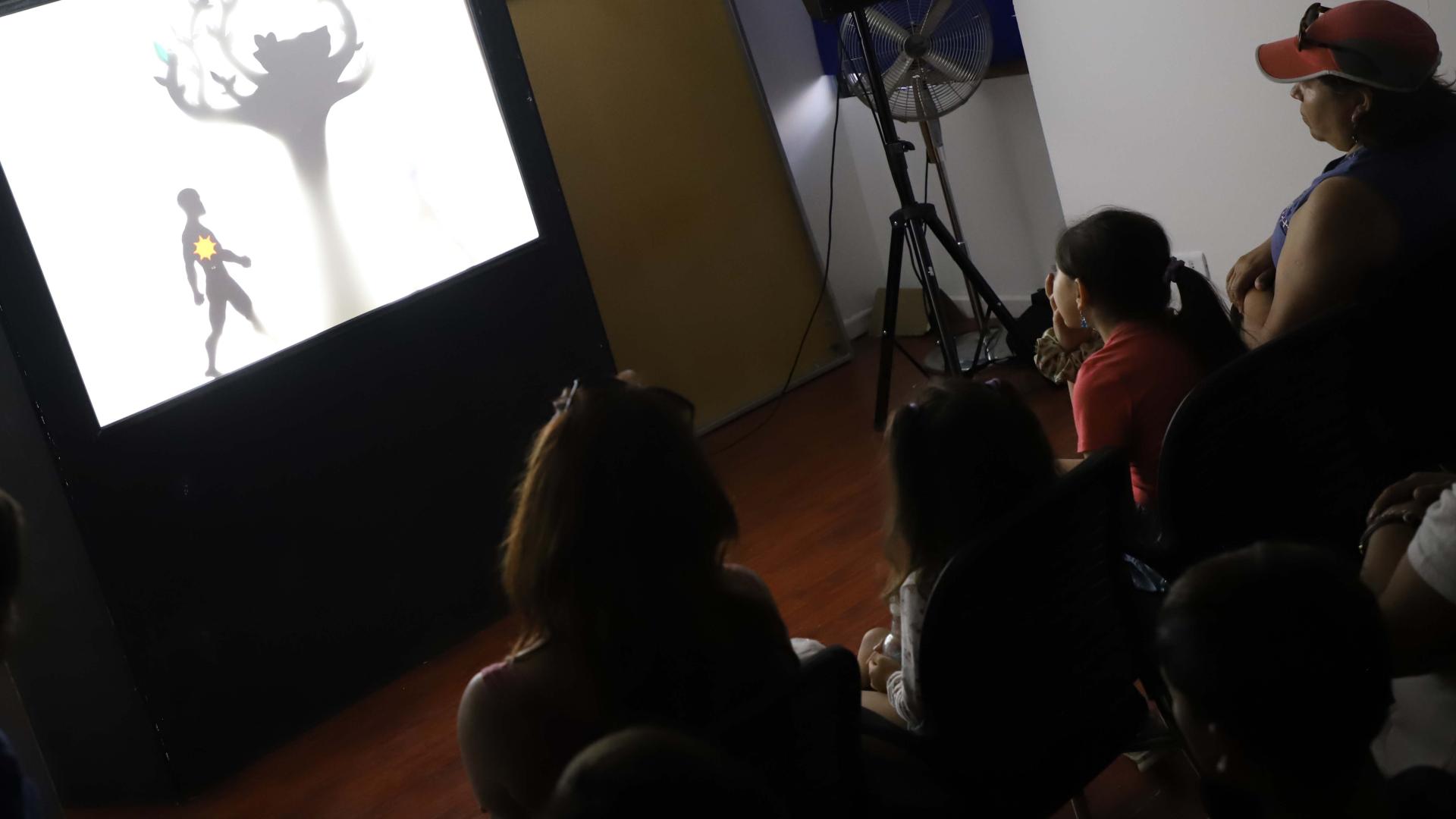 Con cuenterías, teatro de sombras, puntos de préstamos en playas y plazas, lanzamiento y una serie de actividades diversas, las bibliotecas de Coquimbo renuevan su cartelera para sus comunidades, en un #Biblioverano 2024 .