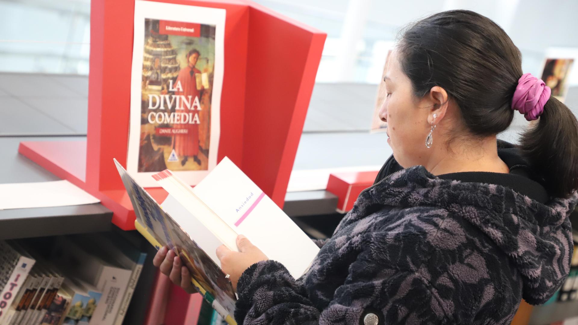 Para conocer la cartelera y todas las novedades visita www.bibliotecagabrielamistral.gob.cl y todas sus redes sociales.