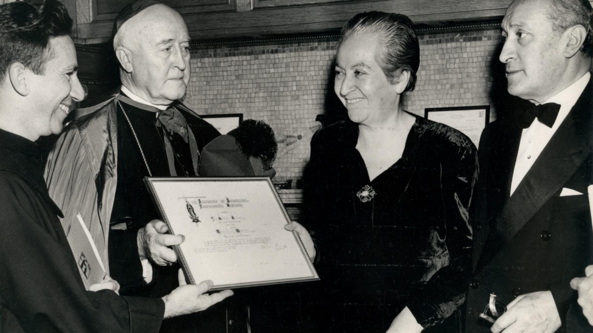 Invitan a conmemorar los 80 años del Nobel de Gabriela Mistral en La Serena