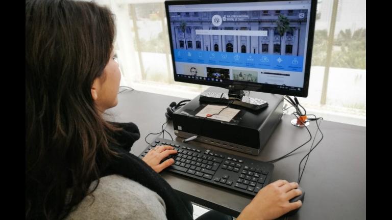 El punto de acceso se encuentra en el 4to piso de la Biblioteca Regional Gabriela Mistral.