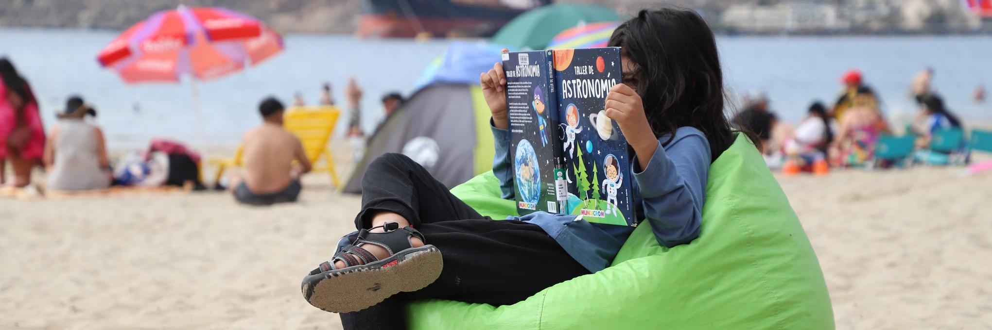 Conoce toda la programación de este verano 2025 ingresando en nuestras redes sociales y www.bibliotecagabrielamistral.gob.cl. 
