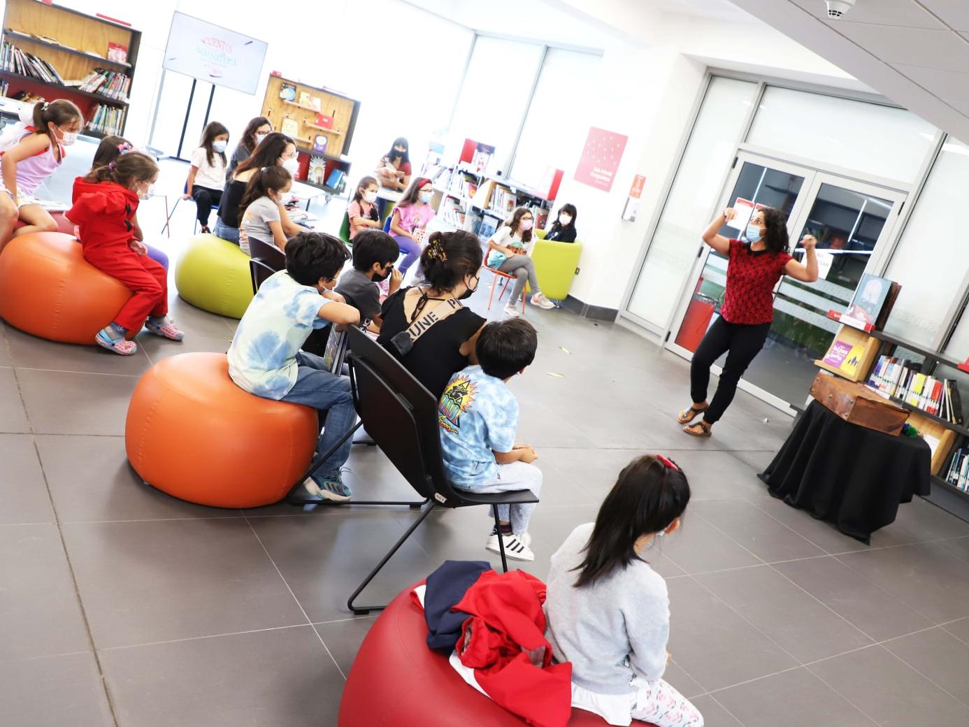 Ven a la Biblioteca Regional y disfruta con Biblioviernes!