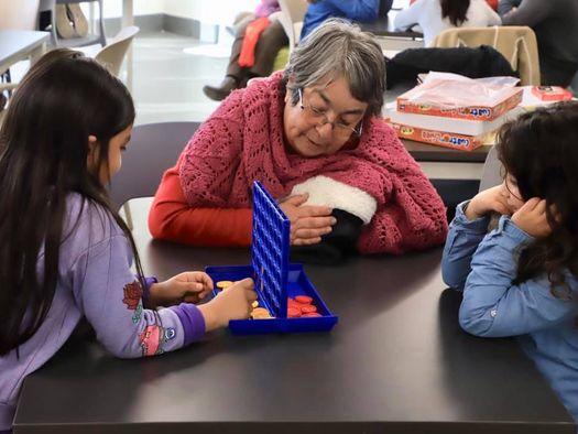 Ven a la ludoteca de la Biblioteca Regional Gabriela Mistral y disfruta con entretenidos juegos de mesa.