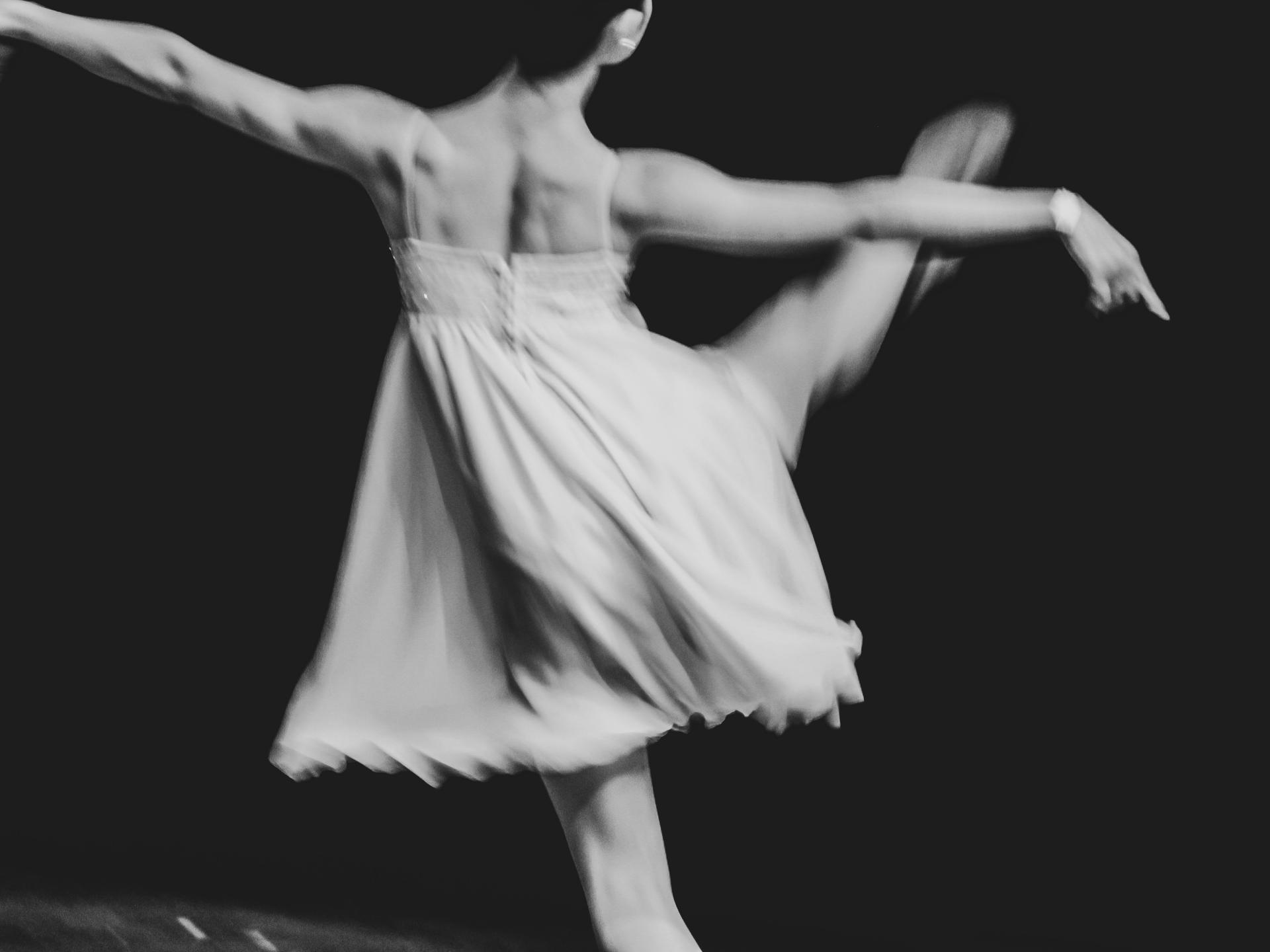 No te pierdas la exhibición del video danza de Colectiva La Manada y la obra “A través del tiempo". 