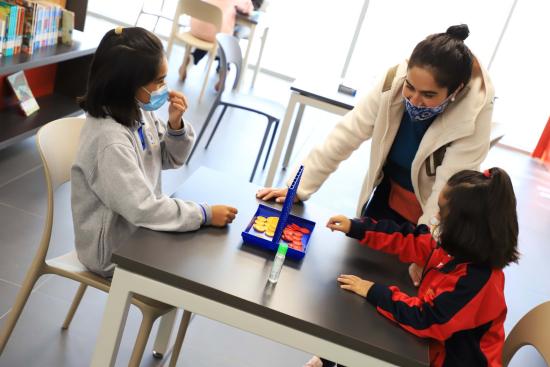 Puedes acceder al Espacio Ludoteca en el 2do piso de la Biblioteca Regional. 