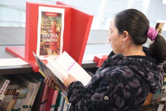 Para conocer la cartelera y todas las novedades visita www.bibliotecagabrielamistral.gob.cl y todas sus redes sociales.