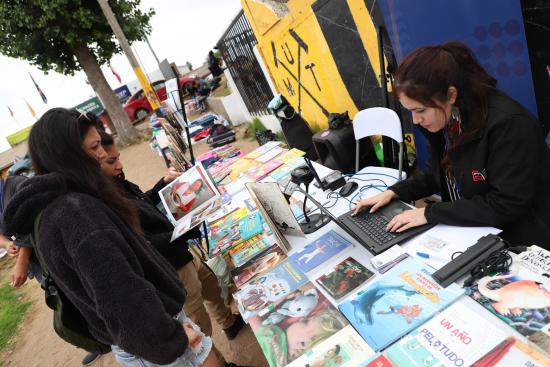 Cuenterías, puntos de préstamos y actividades junto a creadores/as locales serán algunas de las sorpresas que ha preparado el equipo de la biblioteca pública mientras se desarrollen las obras del proceso de conservación del edificio. Todos los detalles y las próximas fechas de estas jornadas las podrás encontrar en www.bibliotecagabrielamistral.gob.cl