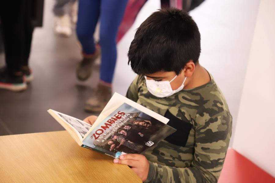 Lecturas en espacio infantil